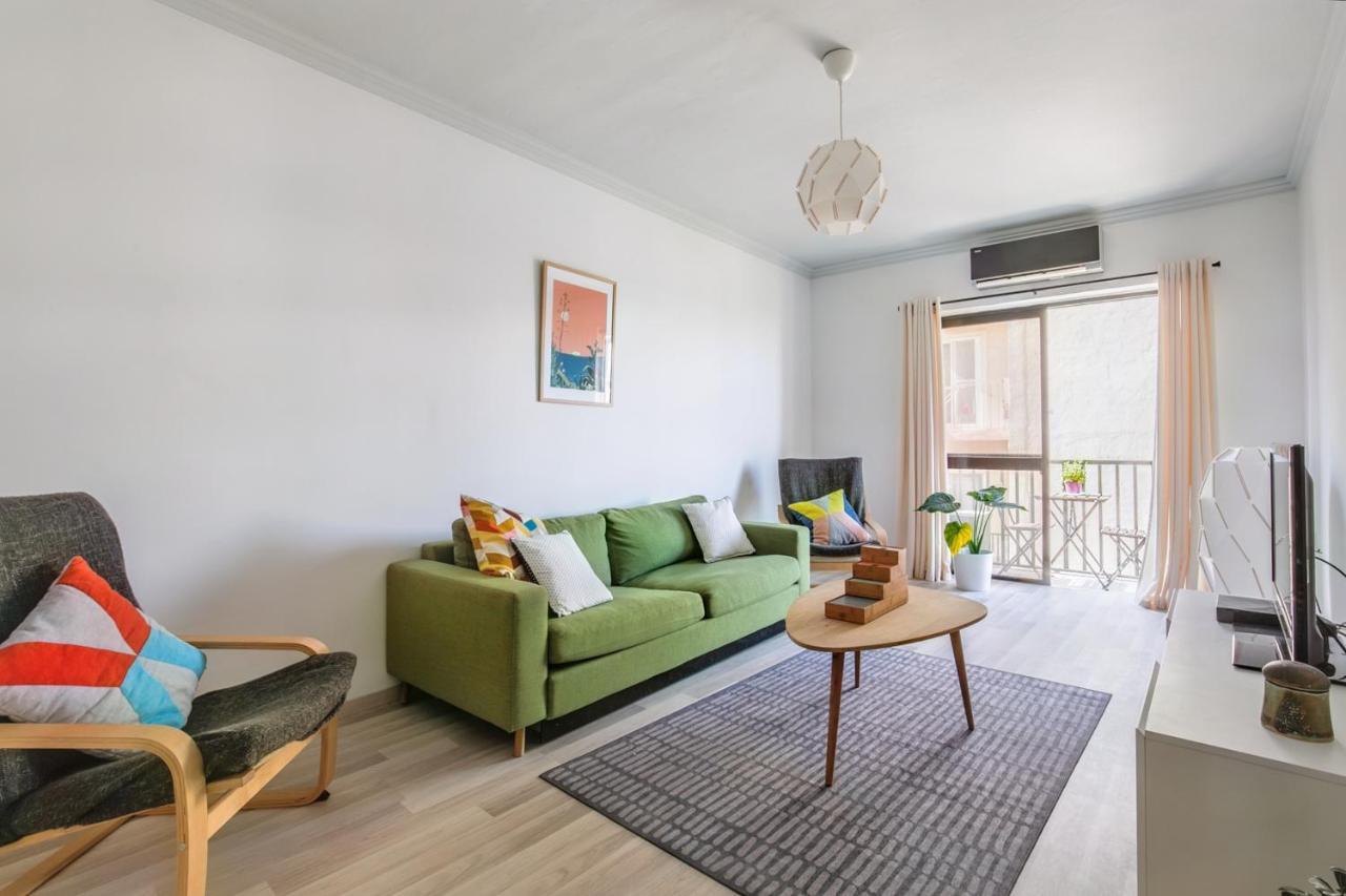 Stylish 3 Bedroom Apartment - St. Julians - 5 Mins From Balluta Bay سانت جوليان المظهر الخارجي الصورة